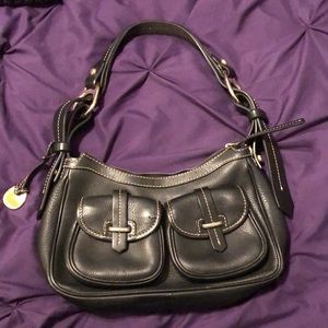 Ladies black Dooney & Bourke purse